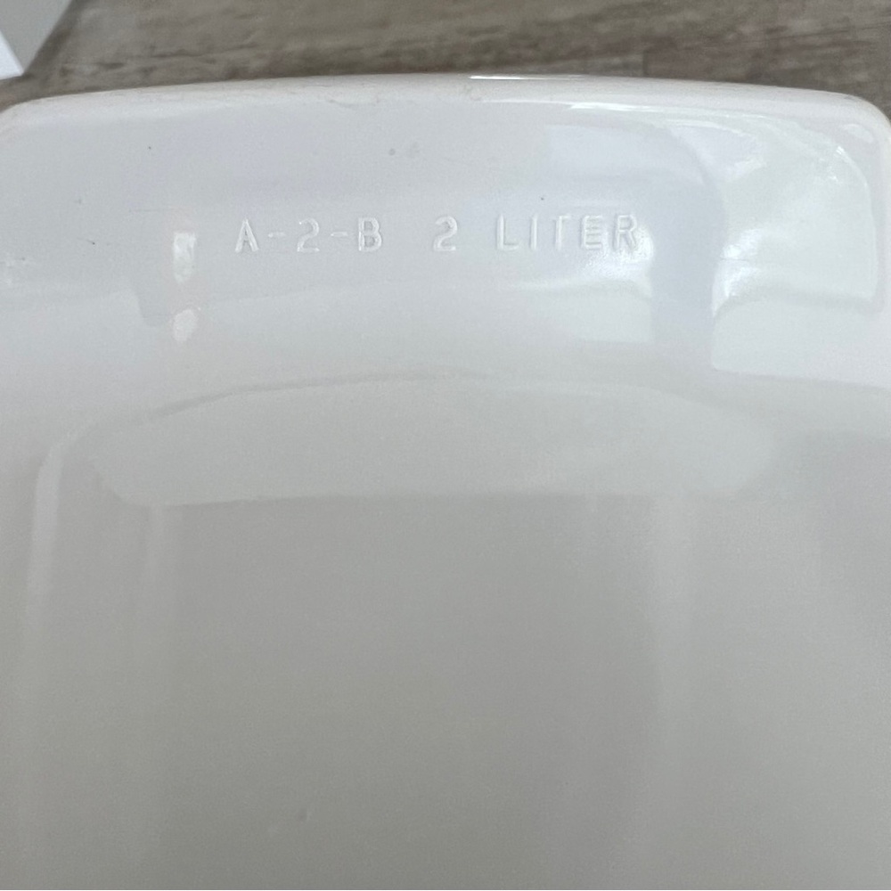 Vintage Corningware White and Blue Cornflower A-2-B Bakeware Dish 2 Liter - Picture 5 of 7